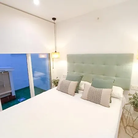 Carreteria 51 Nuevo Apartamento En Centro Historico Sinesedesignhomes * Malaga